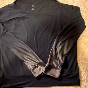 Gap Fit long sleeve, size M.